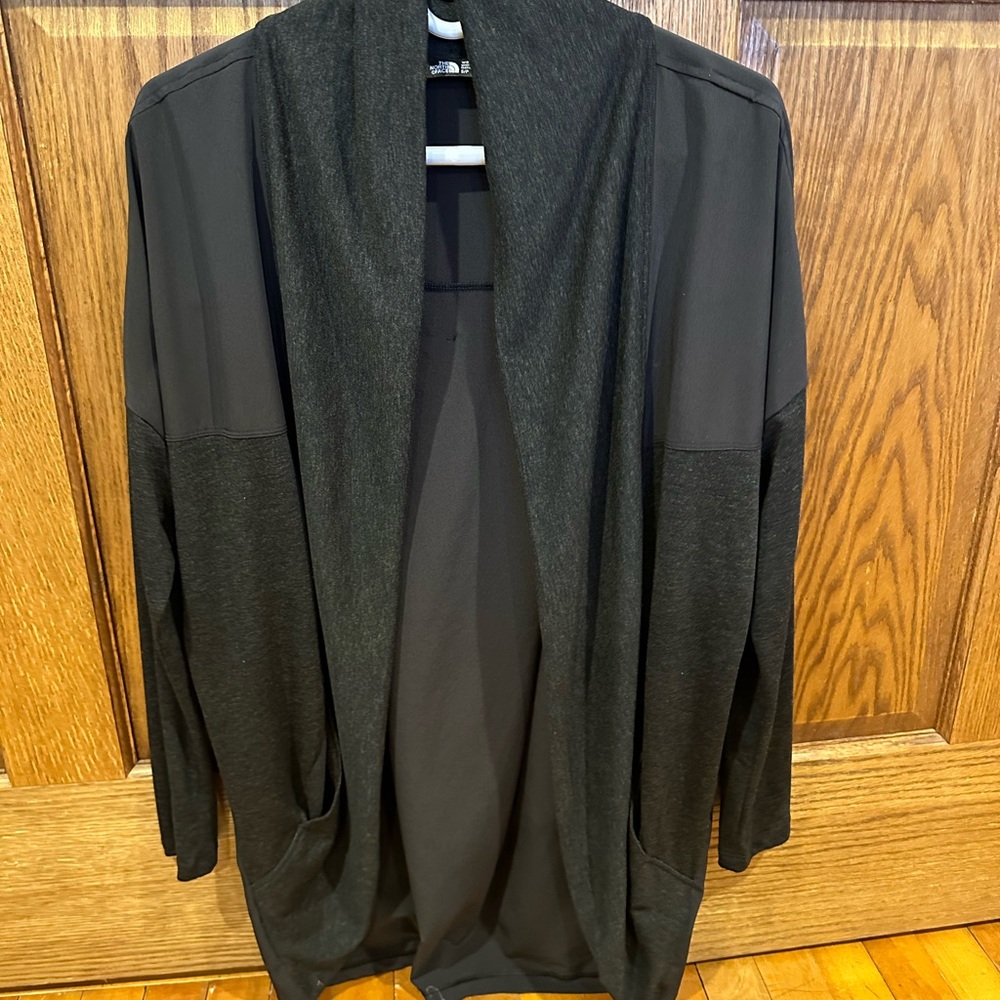 North Face women’s Small cardigan cape Gray